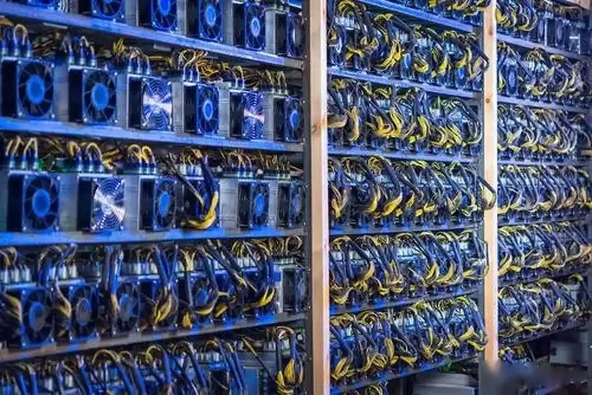 GreenHash Farms mining setup with renewable energy infrastructure